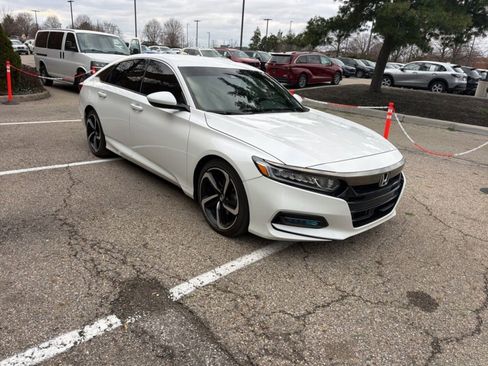 Used 2020 Honda Accord Sport image 4