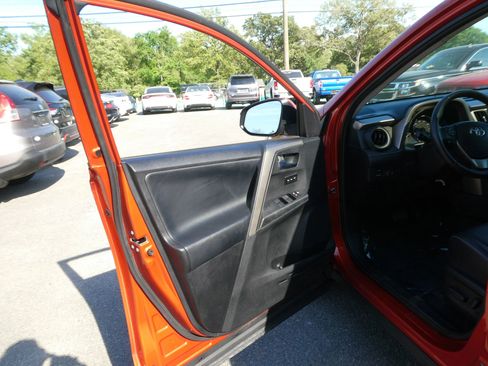 Used 2015 Toyota RAV4 Limited image 13