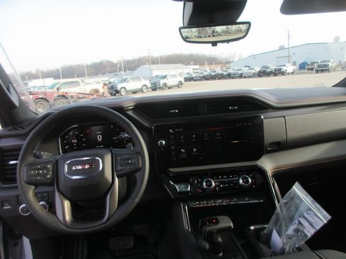 New 2026 GMC Sierra 1500 AT4 w/ AT4 Premium Package image 17