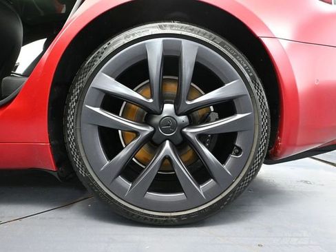 Used 2021 Tesla Model S Plaid image 11