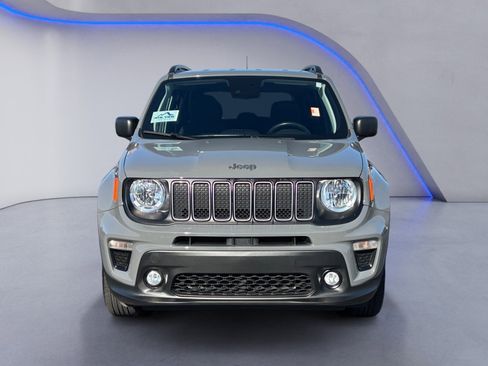 Used 2022 Jeep Renegade Latitude w/ Convenience Group image 9
