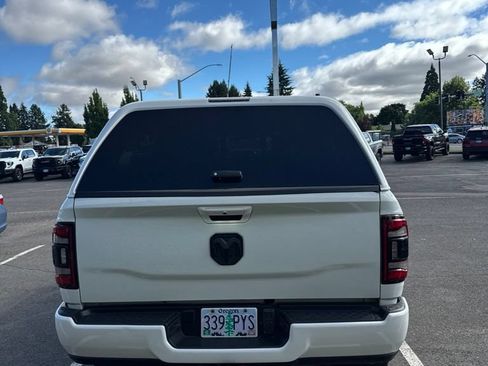 Used 2024 RAM 2500 Big Horn w/ Night Edition AWD/4WD image 6