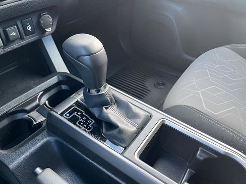 Used 2023 Toyota Tacoma TRD Off-Road image 29