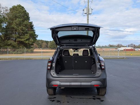 New 2026 Nissan Kicks SV w/ Charging Package image 27