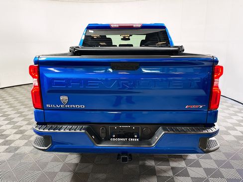 Used 2022 Chevrolet Silverado 1500 RST RWD image 4