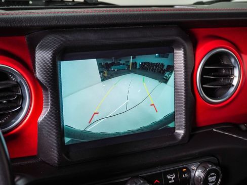 Used 2018 Jeep Wrangler Unlimited Rubicon AWD/4WD image 23