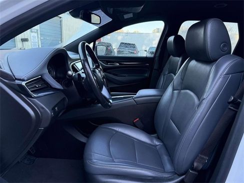 Certified 2022 Buick Enclave Essence image 9