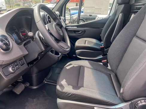 New 2025 Mercedes-Benz Sprinter 2500 image 17