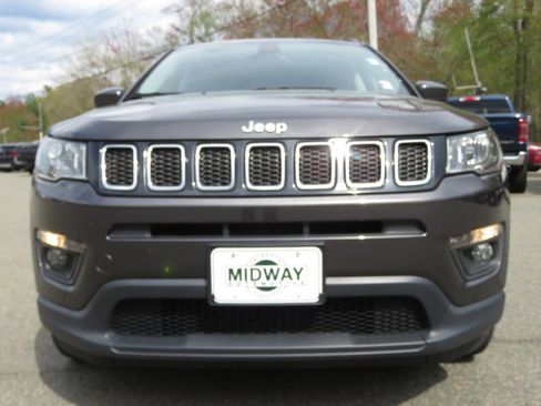Used 2018 Jeep Compass Latitude w/ Cold Weather Group AWD/4WD image 2