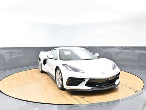 Used 2023 Chevrolet Corvette Stingray Preferred Cpe w/ Z51 Performance Package RWD image 3