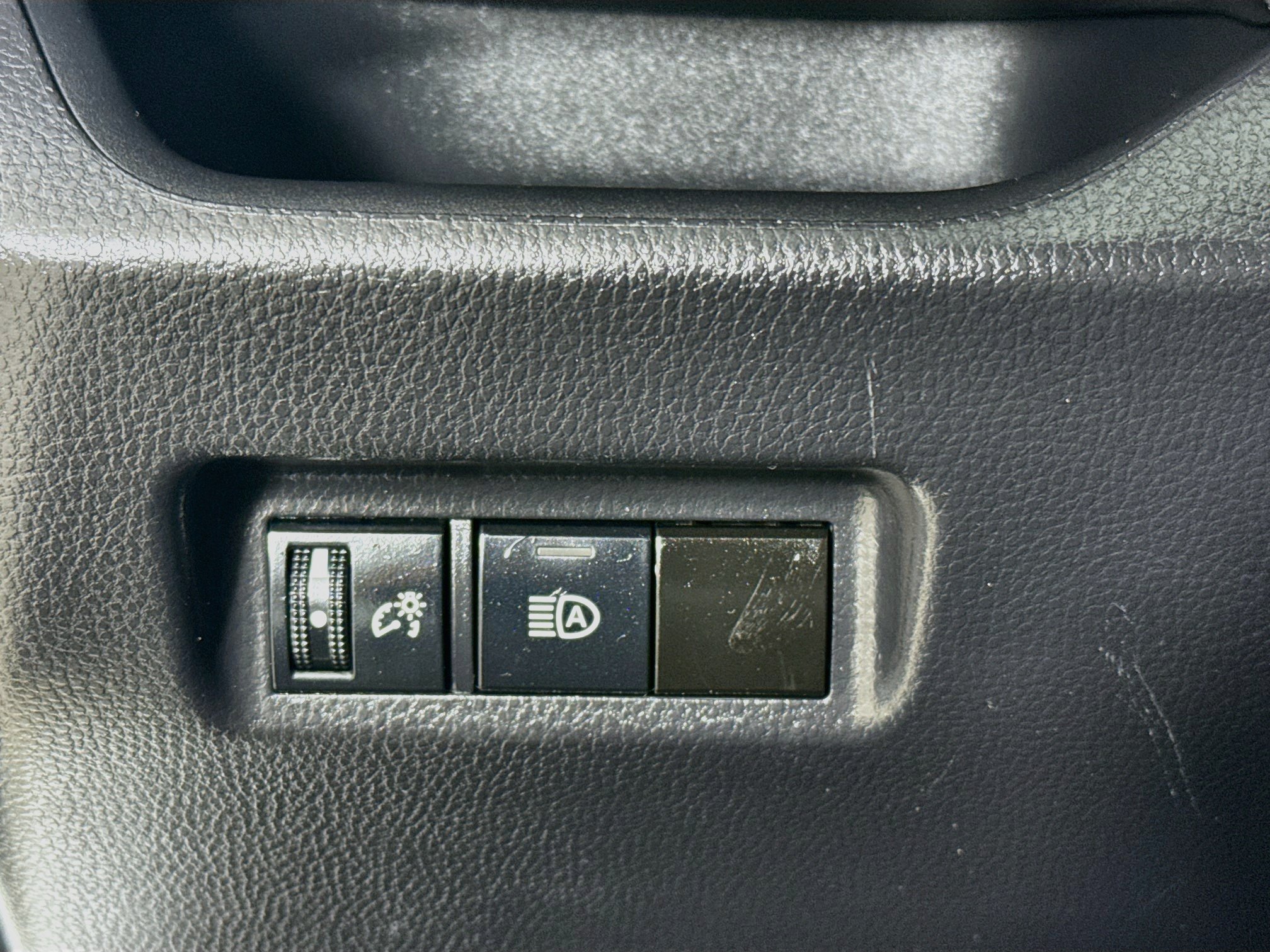 Certified 2025 Toyota RAV4 LE AWD/4WD image 12