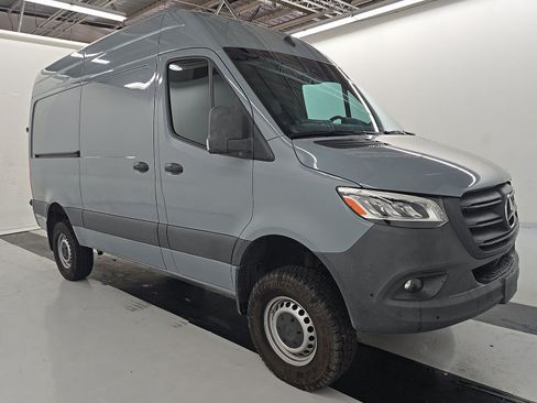 Used 2024 Mercedes-Benz Sprinter 2500 image 5