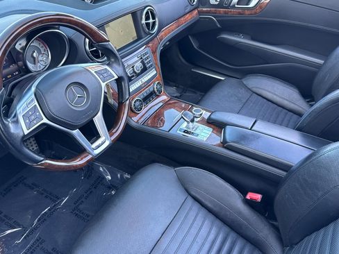 Used 2014 Mercedes-Benz SL 550 image 11