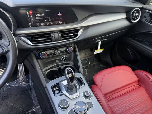 Used 2024 Alfa Romeo Stelvio Veloce AWD/4WD image 18