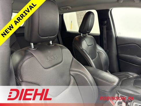 Used 2019 Jeep Cherokee Limited image 13