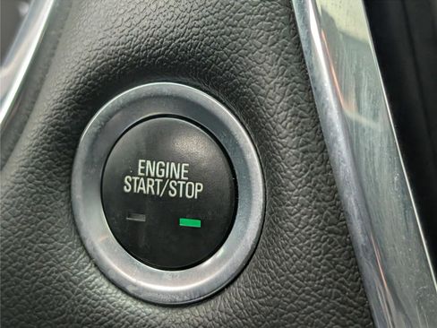 Used 2023 Chevrolet Traverse LT w/ LT Premium Package AWD/4WD image 29