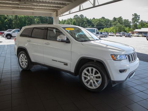 Used 2017 Jeep Grand Cherokee Limited RWD image 8