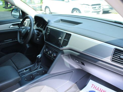 Used 2018 Volkswagen Atlas Launch Edition FWD image 23