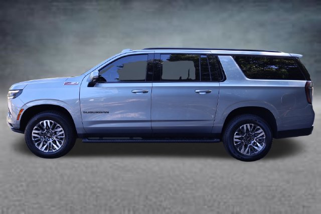Used 2025 Chevrolet Suburban Z71 w/ Comfort Package AWD/4WD image 4