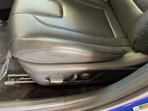 Used 2025 Hyundai Elantra Limited image 23