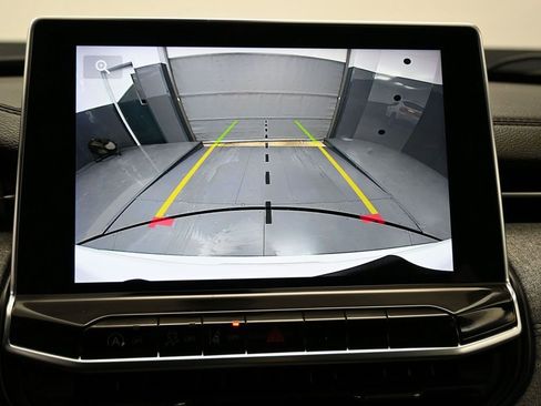 Used 2023 Jeep Compass Latitude image 22