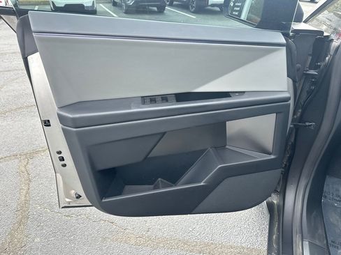 Used 2024 Tesla Cybertruck AWD Crew Cab image 8