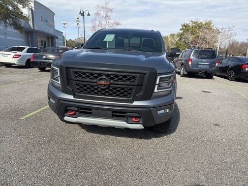 Used 2021 Nissan Titan PRO-4X w/ Pro-4x Convenience Package image 6