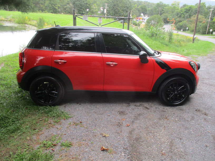 Used 2012 MINI Cooper Countryman FWD image 4