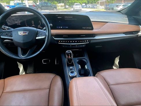 Used 2024 Cadillac XT4 Sport AWD/4WD image 6