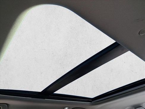 Used 2025 Honda Pilot Elite image 17