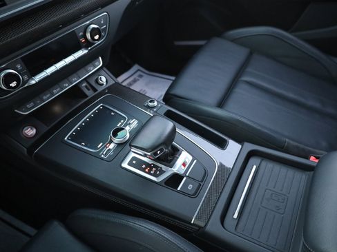 Used 2019 Audi SQ5 Prestige image 11