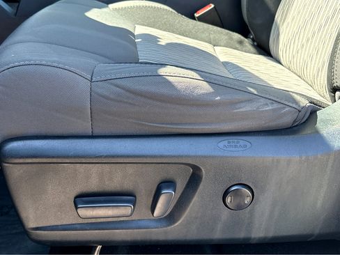 Used 2017 Toyota Tundra SR5 w/ SR5 Upgrade Package image 18