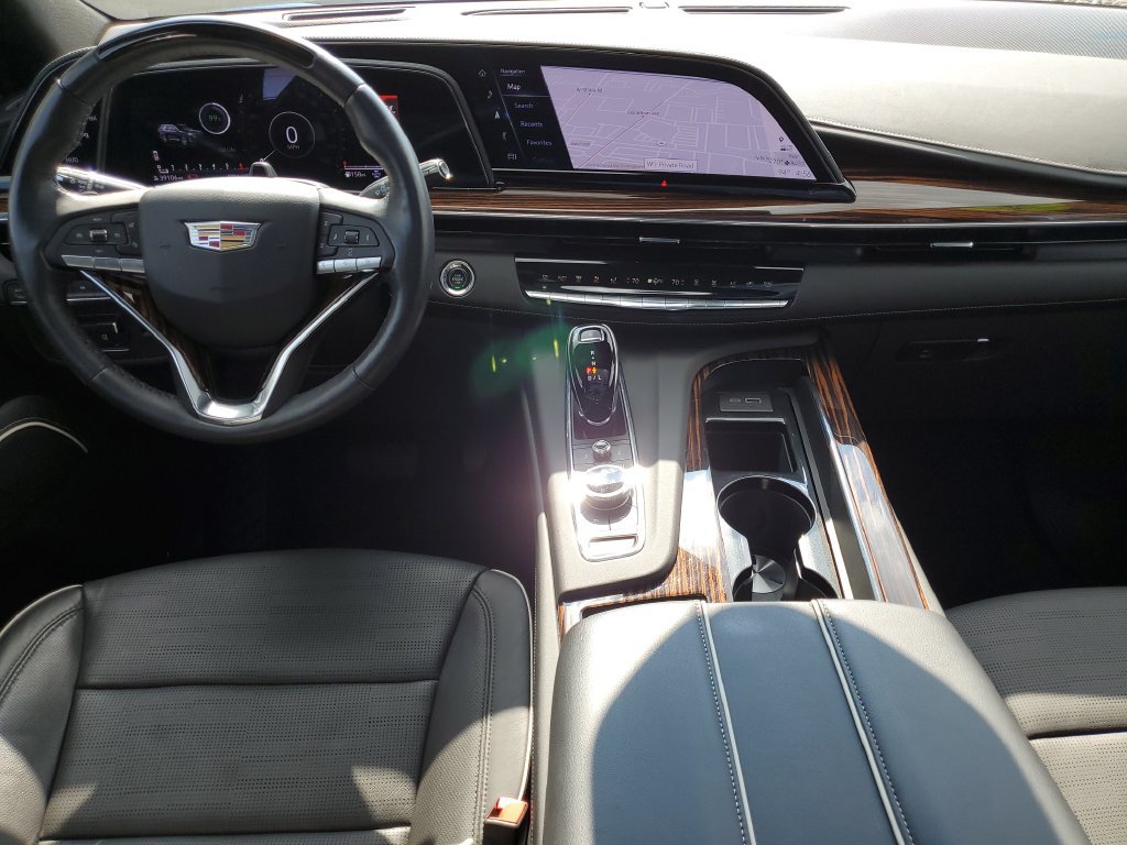 Used 2023 Cadillac Escalade Premium Luxury w/ Performance Package AWD/4WD image 32