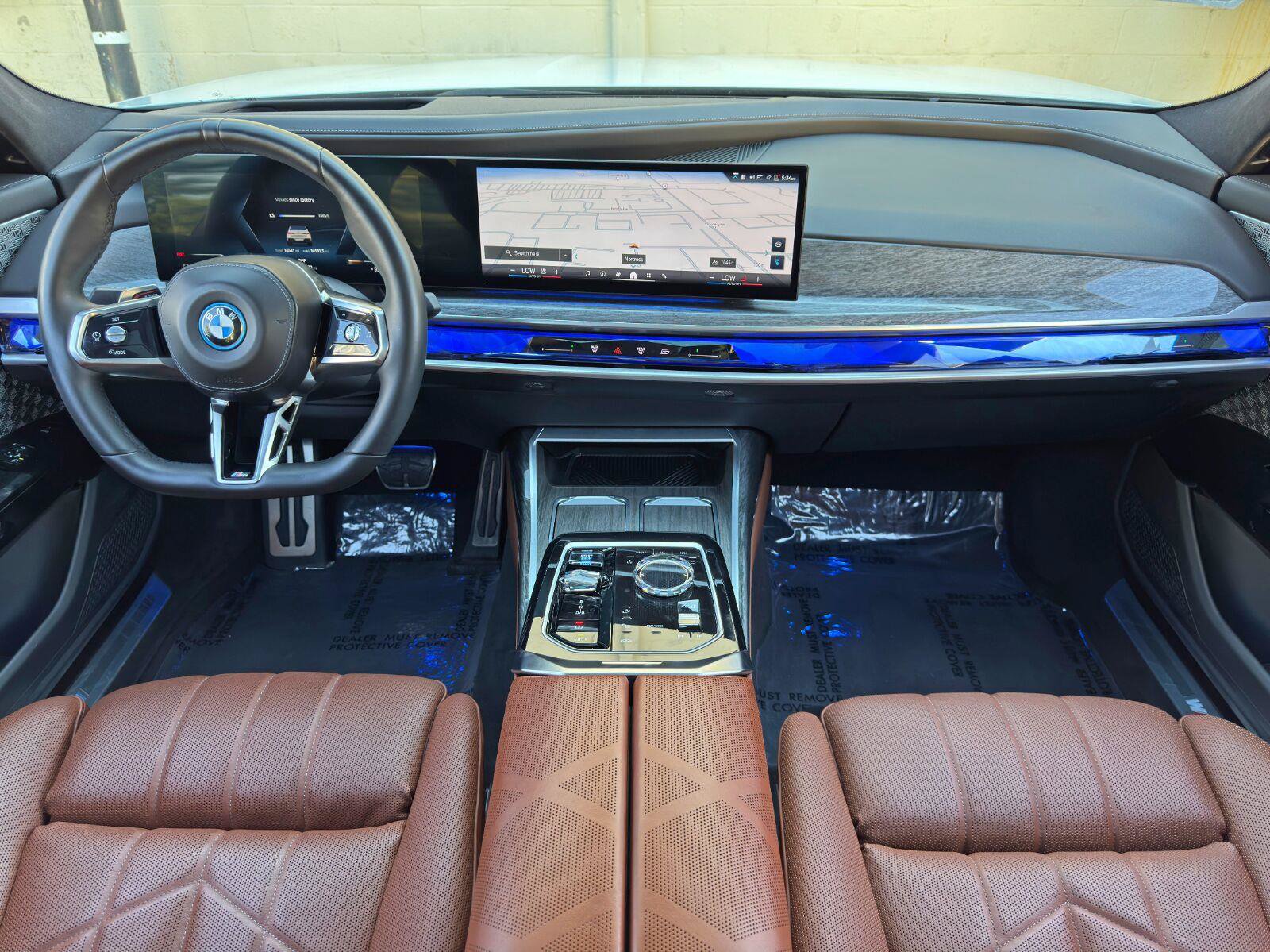 Used 2024 BMW i7 xDrive60 AWD/4WD image 13