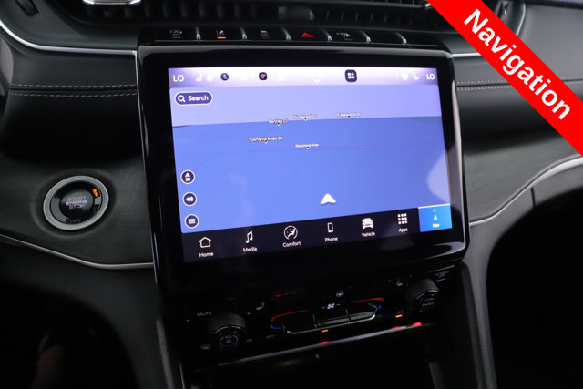Used 2025 Jeep Grand Cherokee L Limited w/ Trailer Tow Package AWD/4WD image 24