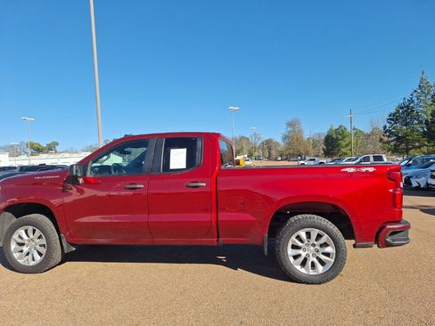 Used 2022 Chevrolet Silverado 1500 Custom w/ Safety Confidence Package image 7