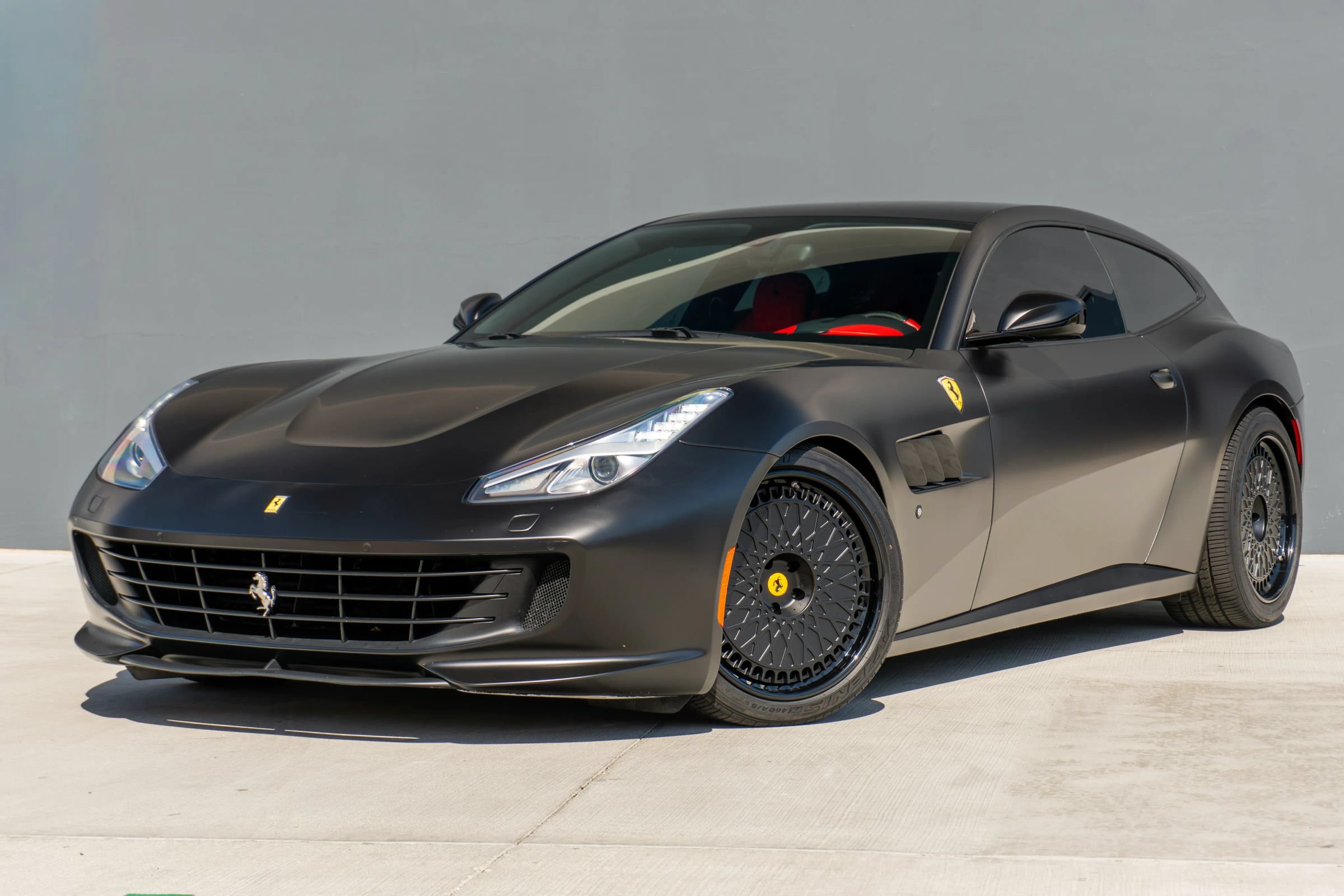 Used 2019 Ferrari GTC4Lusso T RWD image 3