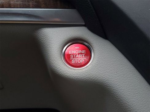 Certified 2017 Acura MDX SH-AWD image 32