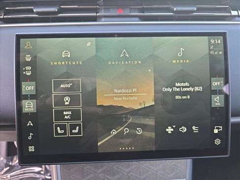 Used 2025 Land Rover Range Rover SV AWD/4WD image 23