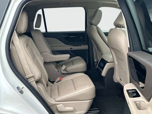 Used 2023 Lincoln Aviator Grand Touring w/ Elements Package Plus AWD/4WD image 21