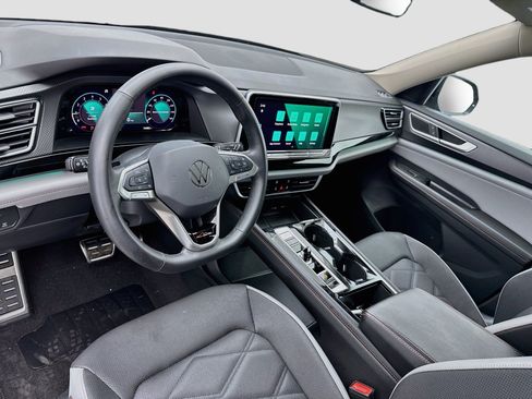 Used 2024 Volkswagen Atlas Peak Edition SE AWD/4WD image 7