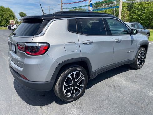 Used 2022 Jeep Compass Limited AWD/4WD image 3