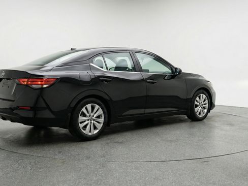 Used 2025 Nissan Sentra S image 9