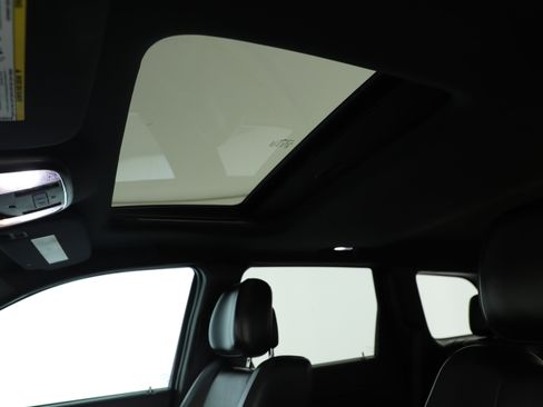 Used 2015 Jeep Grand Cherokee Altitude image 17