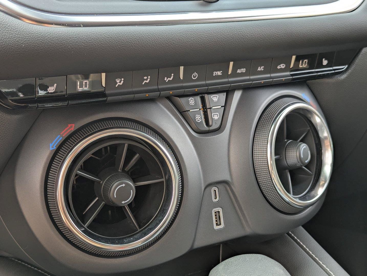 Used 2024 Chevrolet Blazer LT w/ Convenience Package FWD image 21