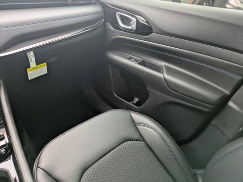 New 2026 Jeep Compass Latitude image 15