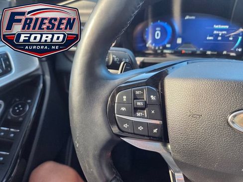 Used 2021 Ford Explorer Platinum w/ Equipment Group 601A AWD/4WD image 15
