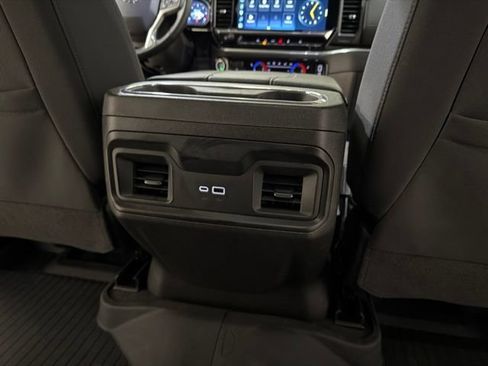 Used 2025 Chevrolet Silverado 1500 LT Trail Boss w/ Convenience Package II AWD/4WD image 25
