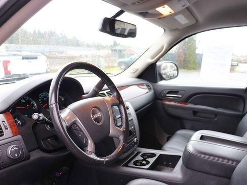 Used 2013 GMC Yukon XL SLT image 9