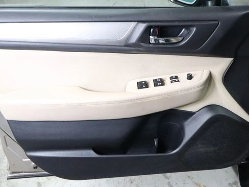 Used 2016 Subaru Outback 2.5i Premium image 10